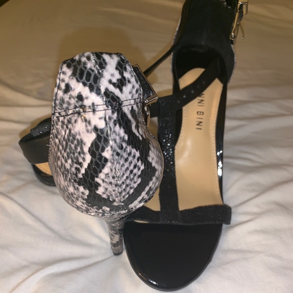 Gianni Bini heels - Picture 5 of 6
